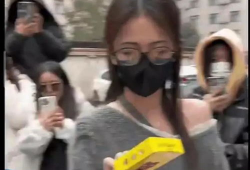 国内吃瓜爆料在哪看视频,揭秘国内热门吃瓜爆料视频平台攻略