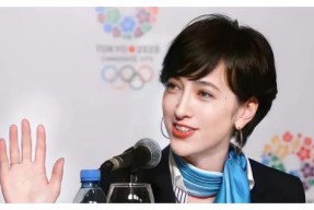 娱乐吃瓜蛋仔名,揭秘娱乐圈的甜蜜与苦涩